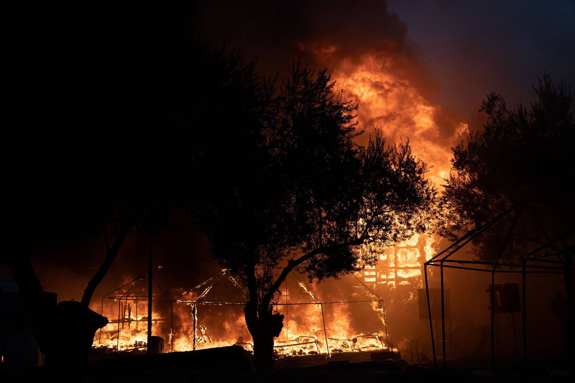 New fire breaks out at Greece's overcrowded Moria refugee camp