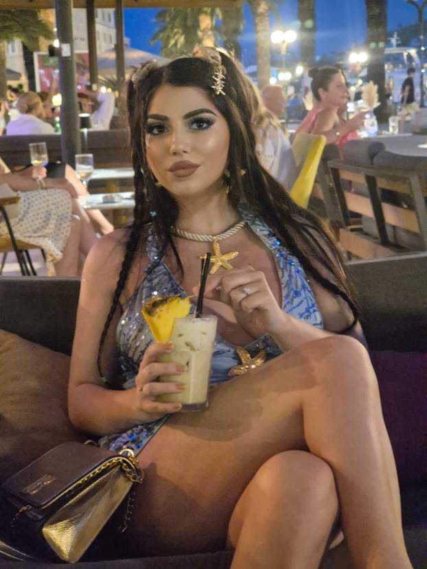 FOTO Sjećate li se Stele iz Ljubav je na selu? Pogledajte kako sad izgleda, pozirala je golišava...