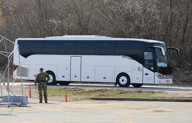 Ministar Anušić i general Kundid na prvom danu TVO-a na Slunju