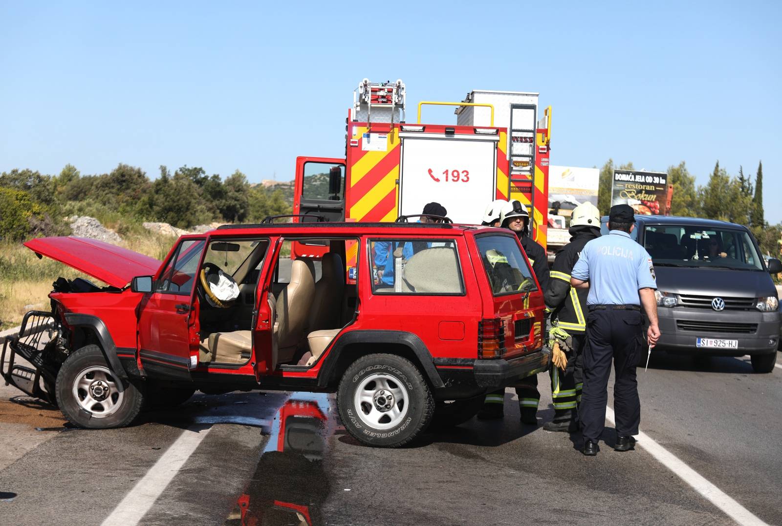 Na Jadranskoj magristrali kod Njivica u sudaru dva vozila ozlijeđeno pet osoba