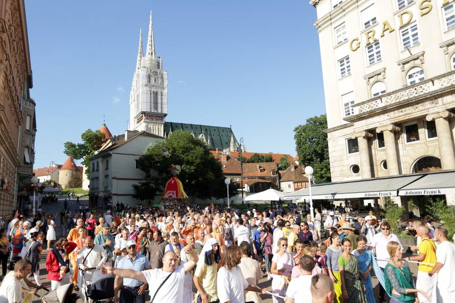 Zagreb prepun boja i zvukova: Indijski festival kočija u gradu
