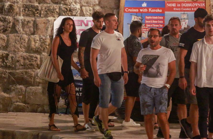 Nosi mi se crna boja: Vrsaljko se modno usklađuje sa ženom