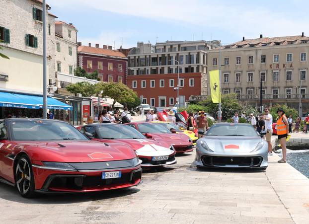 Šibenik: Turneja Ferrari Cavalcade 2026. s više od 120 Ferrarija na šibenskoj rivi