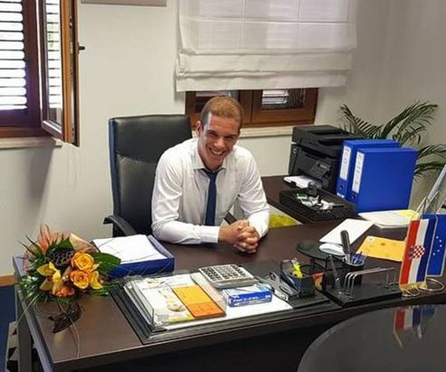 'Načelnica je 35 kg janjetine i 9 mobitela platila novcem općine'