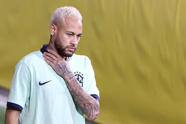 KATAR 20222 -  Neymar dijelio autograme dok su njegovi sunarodnjaci odra&dstrok;ivali trening