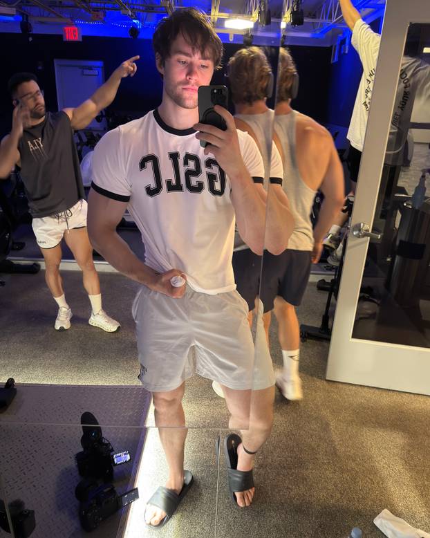 Od mršavog klinca do fitness modela i pozicije  kreativnog direktora Gymsharka