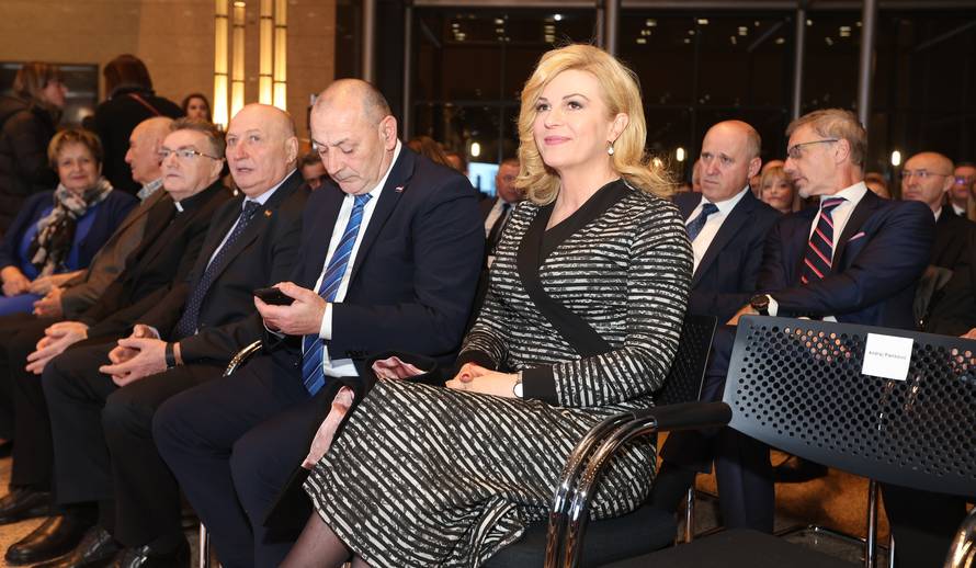 Zagreb: Predstavljanje 2. dopunjenog izdanja knjige "Diplomatska oluja" Mate Granića