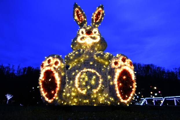 Grabovnica: Imanje obitelji Salaj ponovno u blagdanskom ruhu, ovoga puta sa Uskršnjim motivima