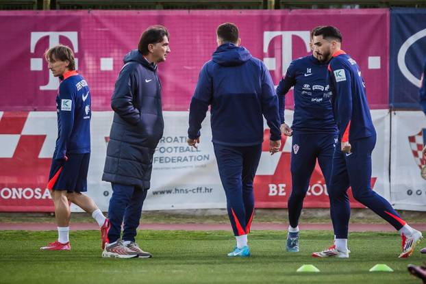 Trening hrvatske nogometne reprezentacije na splitskom Poljudu