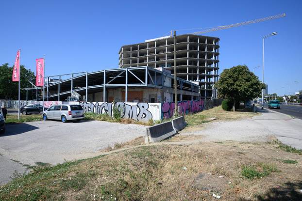 Zagreb: Nakon više desetljeća čekanja napokon počeli radovi, nedovršena zgrada postaje CapriCo Tower