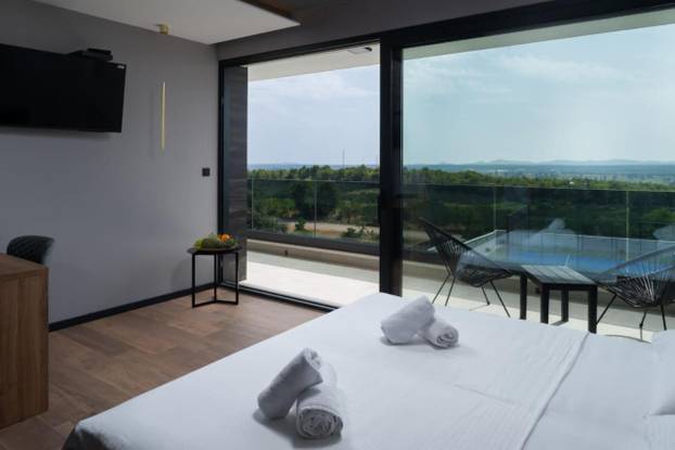 FOTO To je san snova za svakog muškarca! 'Vatreni' je izgradio vilu koja ima nogometni teren