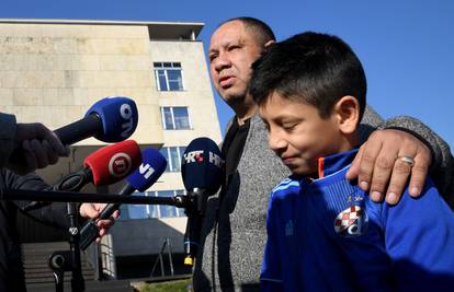 Bandićevo kumče Kristijan i otac Ahmet zapalili svijeću: 'Puno je Milan učinio za nas Rome'