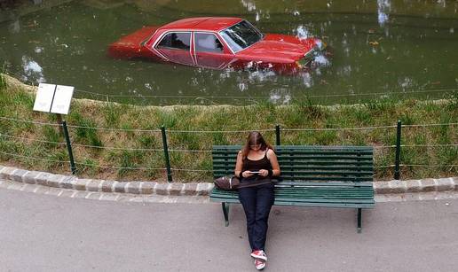 Životinje u ZOO-u moraju živjeti uz glomazni otpad