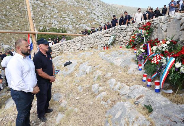 Šibenik:Na Kornatima obilježena 19. godišnjica tragedije u kojoj je poginulo 12 vatrogasaca