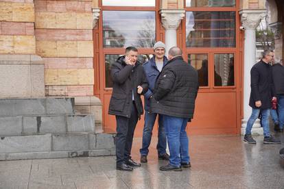 FOTO Stigla dojava o bombi u Gradskoj upravi Banja Luke: Evakuirali sve, blokirali promet