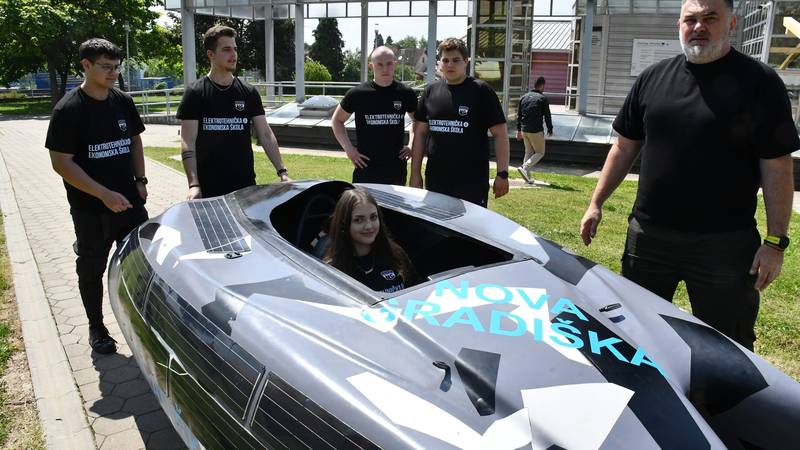 pxl 170524 114654354 OqFt52j