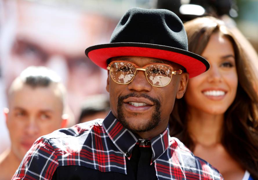 Undefeated boxer Floyd Mayweather Jr. of the U.S. arrives at Toshiba Plaza in Las Vegas