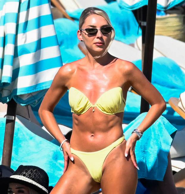 *EXCLUSIVE* Bernadette Szocs spend a relaxing day at Nammos Psarou Beach in Mykonos