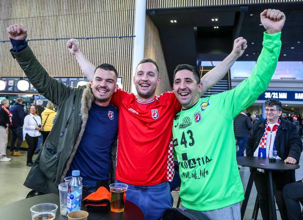 Hrvatski navijači uoči utakmice Islanda i Hrvatske u utakmici za treće mjesto EHF Europskog prvenstva