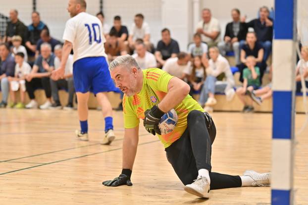 Makarska: Donatorska utakmica veterana Hajduk - Dinamo za Mladena Bartolovića