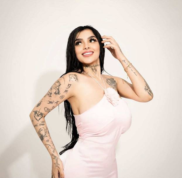 FOTO Zgodna tattoo majstorica ima ludi izazov: 'Tko mi tetovira lice osvoji 10.000 eura!'