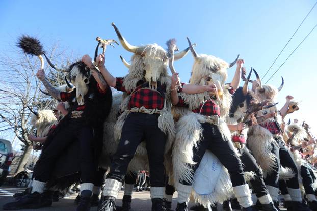 Grobnički dondolaši obilaze sela na Grobinštini.