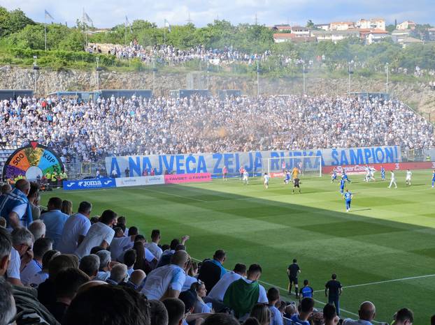 FOTO Armada pripremila 'kolo sreće', supruge igrača pozirale, navijači bez ulaznice na brdu!