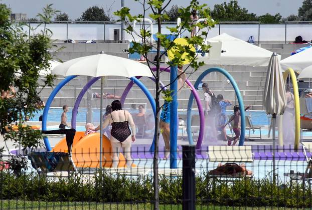 Slavonski Brod: Gradski bazeni na Vijušu pravo su ozvježenje od nepodnošljivih ljetnih vrućina
