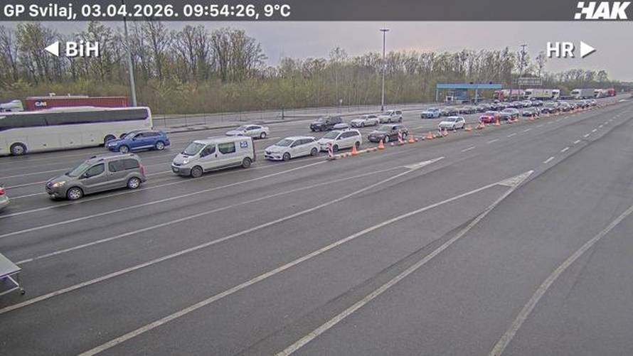 FOTO Na granicama višesatne kolone uoči uskrsnog vikenda