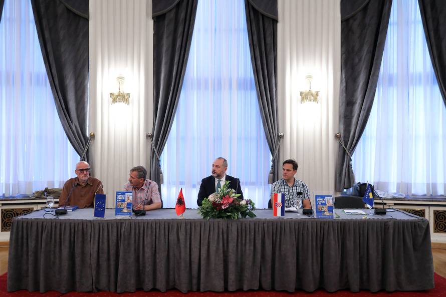 Zagreb:  Promocija knjige Albanci u Zagrebu I. dio 