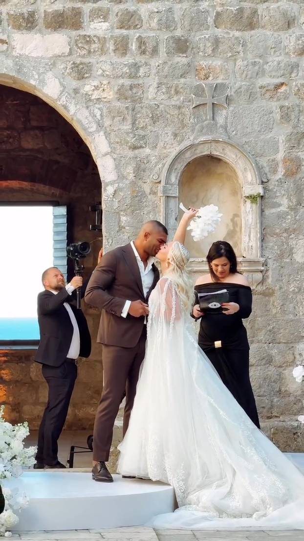 Atraktivna plesačica osvojila je MMA zvijezdu. Hrvatska im je drugi dom: 'Ona je moj anđeo'