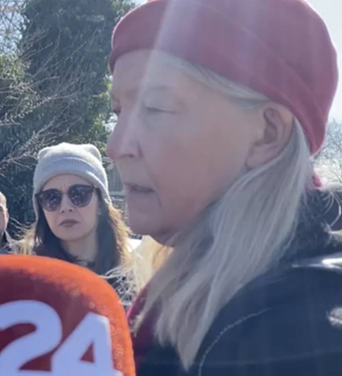 VIDEO  Ljudi prosvjeduju ispred ruske ambasade u Zagrebu