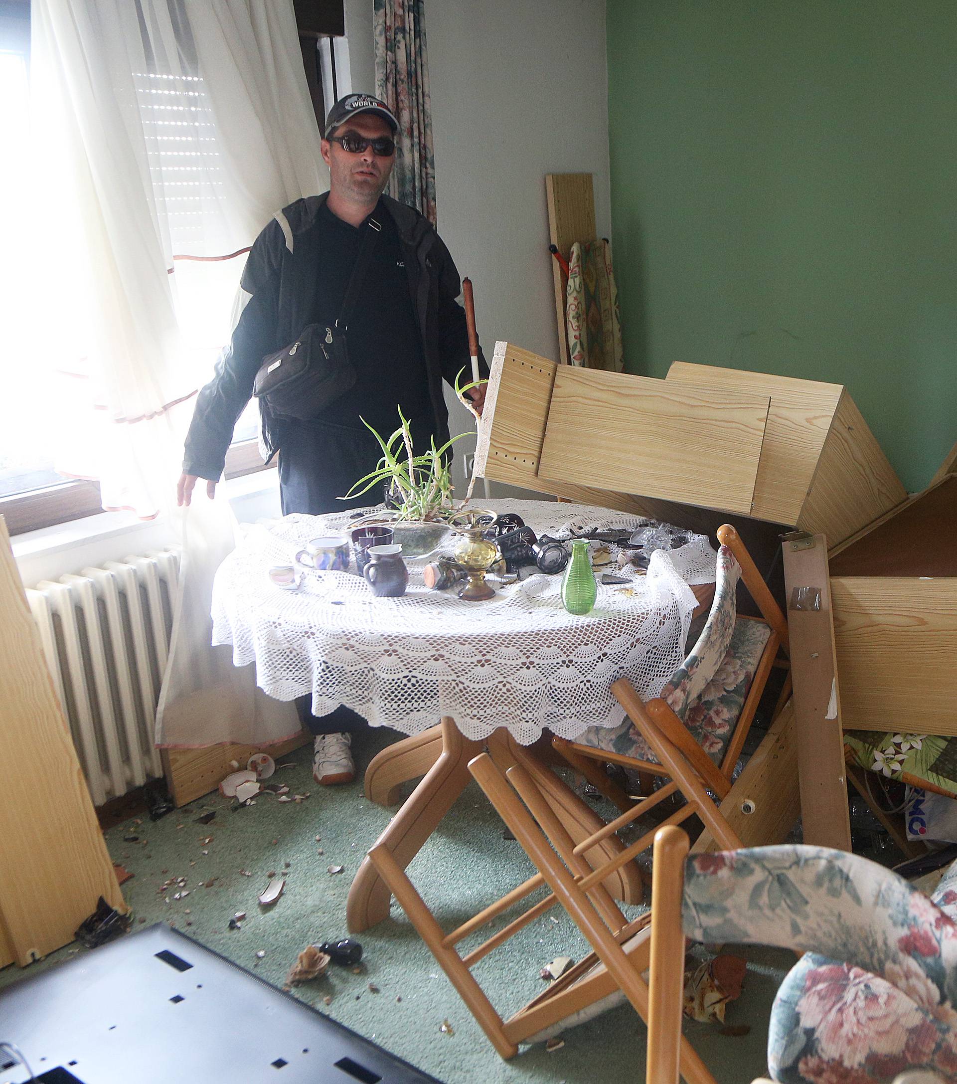 Obitelj Kosić izgubila je kuću: 'Samo želimo imati svoj dom'