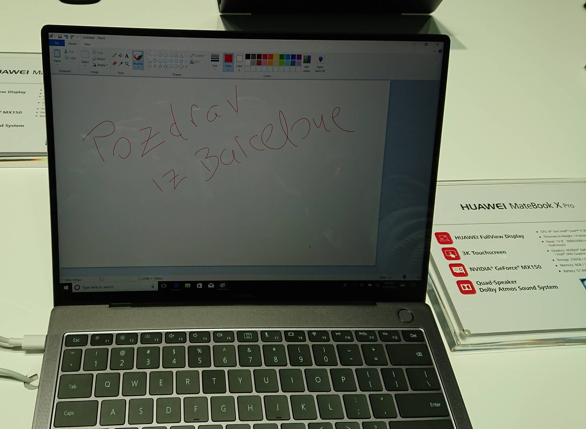 Huaweijev laptop u tipkovnicu sakrio kameru i odbacio rubove