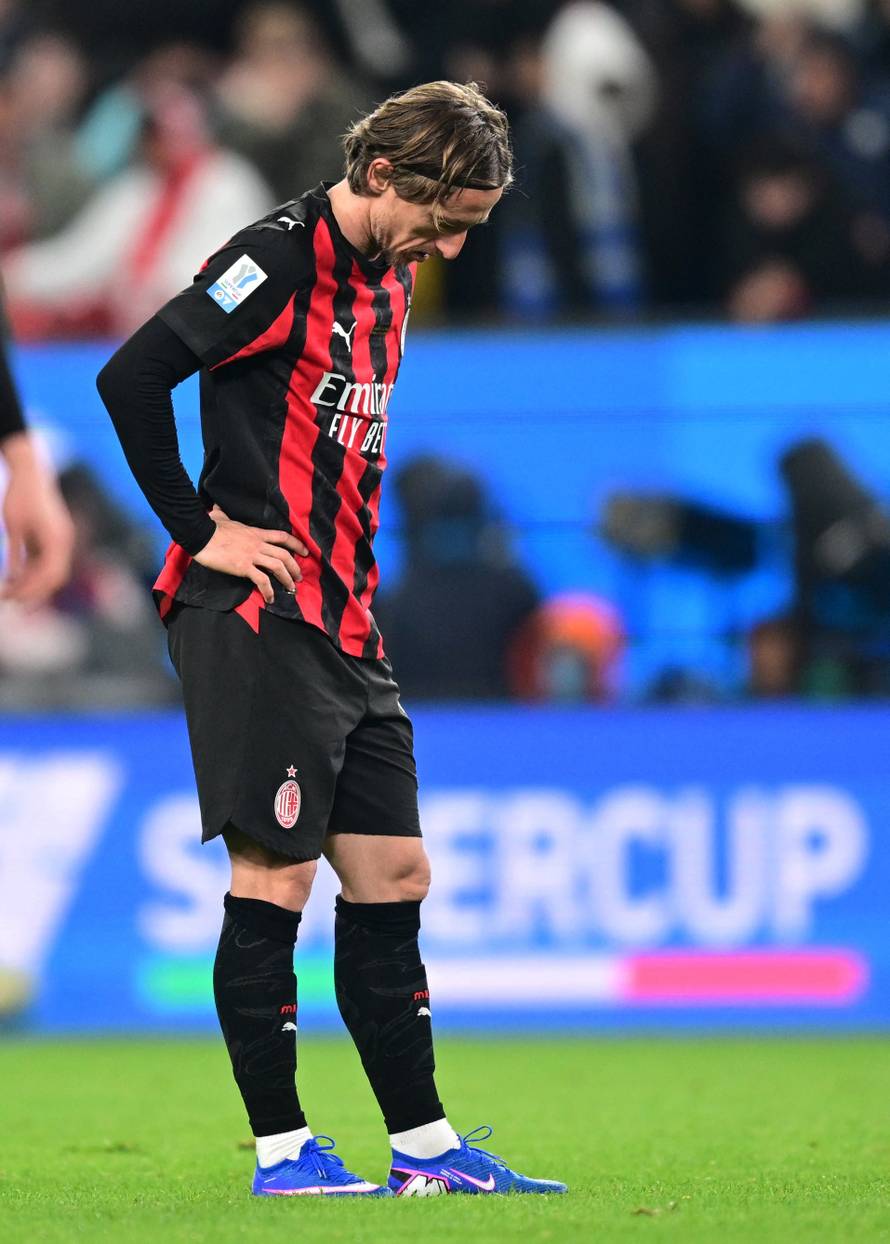 Supercoppa Italiana - Semi Final - Napoli v AC Milan