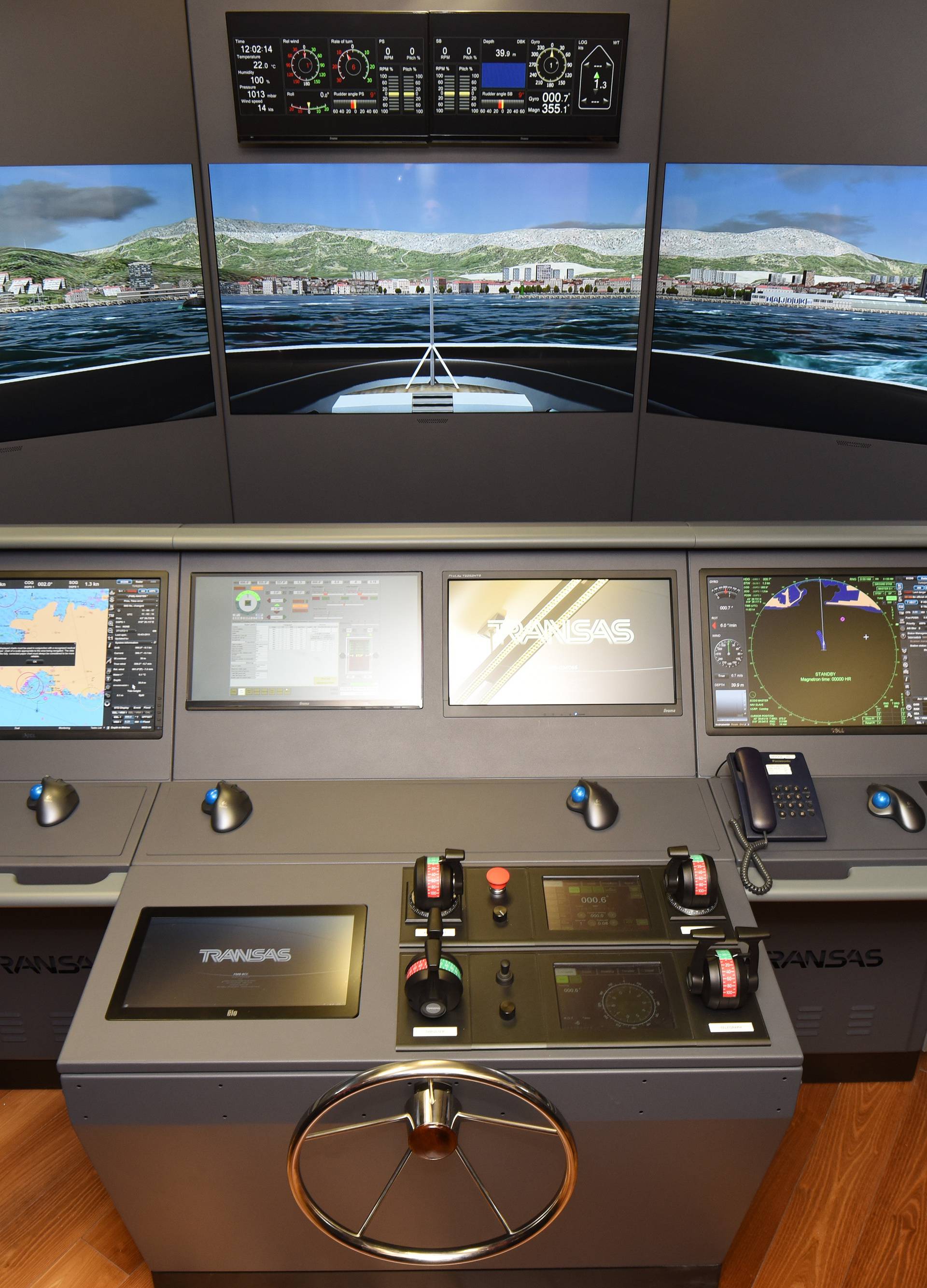 Brod u zgradi: Mi navigavamo, ali na suho, na simulatoru...
