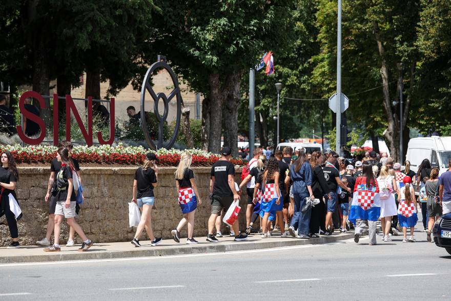 'Gladni i žedni odradili smo Thompsona. Zaštitari su zbog napojnica htjeli lomiti ruke'