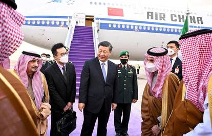 Xi Jinping u velikom posjetu Saudijskoj Arabiji za jačanje ekonomskih i strateških veza