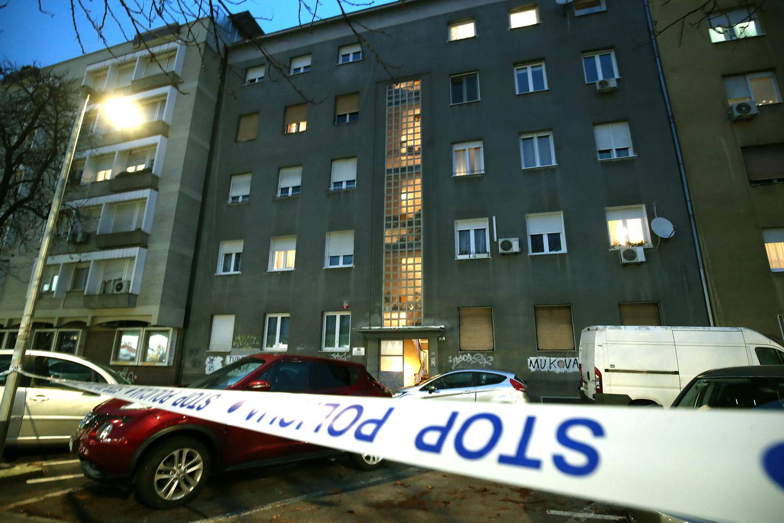 U Fonovoj ulici u Zagrebu izbio je požar u stanu pri čemu se jedan čovjek nagutao dima