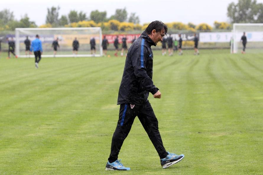 OmiÅ¡: Trening nogometnih reprezentativaca uoÄi utakmice s OmiÅ¡em