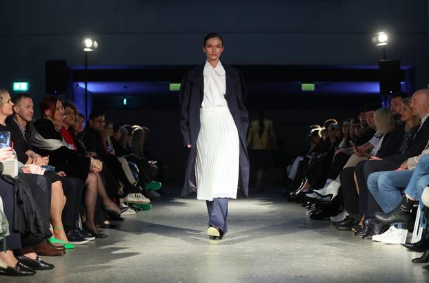 DIPMOD_10 - modna revija diplomskih kolekcija studenata Sveučilišta u Zagrebu Tekstilno-tehnološkog fakulteta