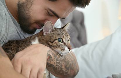 Muškarci s mačkama ženama su manje privlačni: 'Nisu muževni'