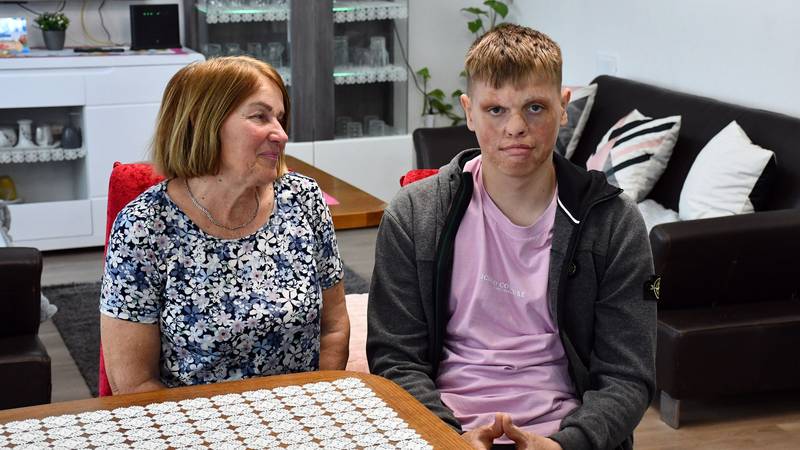 Uz pomoć dobrih ljudi Kristijan (15) ide na operaciju: 'Sretan sam, više se neću skrivati!'