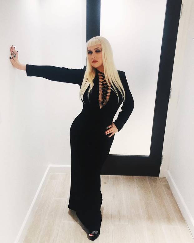 FOTO Xtina oduševila fanove vitkom figurom. Pogledajte kako je prije izgledala...