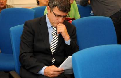 Ministar Miljenić ipak razriješio svojeg savjetnika Ivicu Pezu