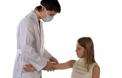 Srbija: Djeci uštrcali staro cjepivo, roditelji u strahu 