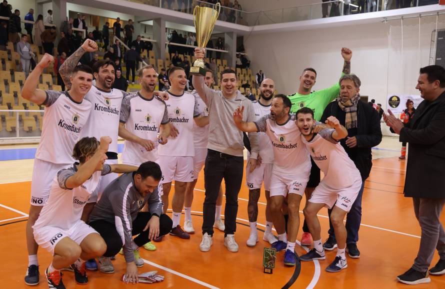 Kaštela: Finalna utakmica turnira “4 kafića “ 