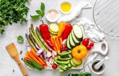 Samo četvrtina odraslih jede dovoljno voća i povrća: Evo kako jednostavno povećati unos