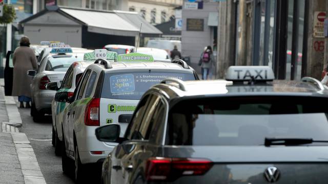 Vozači Ubera u štrajku zbog neredovitih ispatla plaća