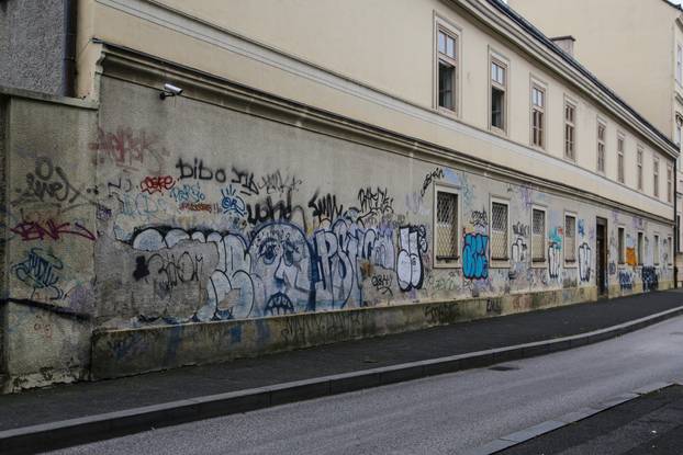 Zagreb: Išarani zidovi u Varšavskoj ulici